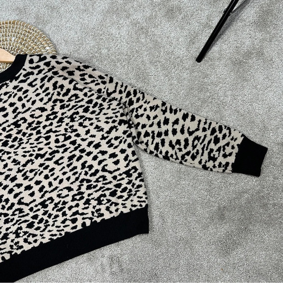 T Tahari Light Wood Cheetah Print Sweater Pullover Crew Neck Long Sleeve Size L - Picture 12 of 16
